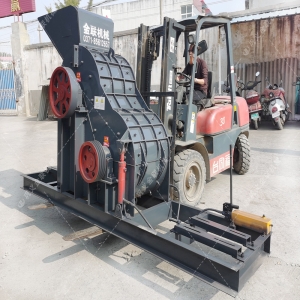 SCF66炉渣粉碎机发往陕西