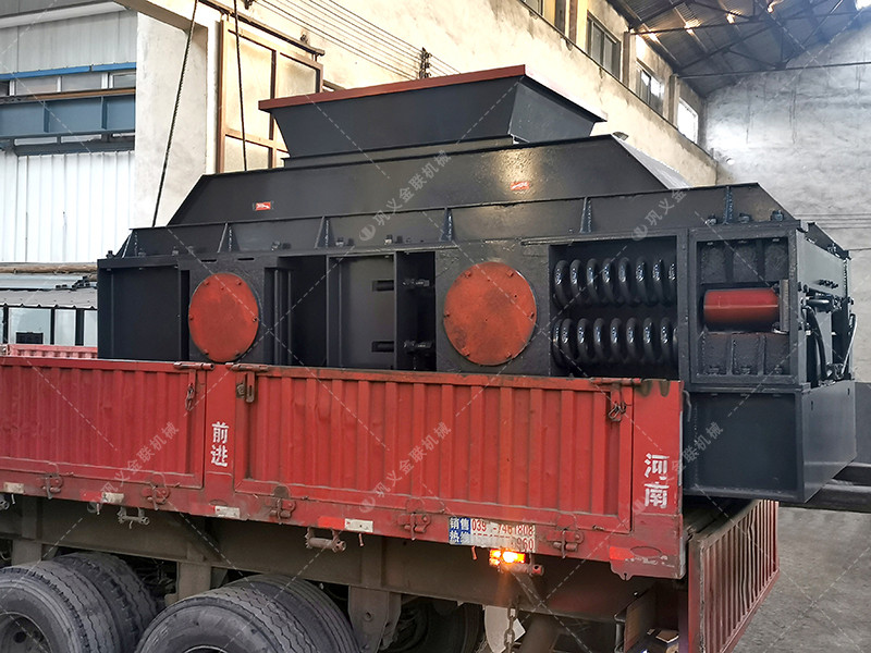 2PG1510鹅卵石制砂机设备 两台大型制砂机发往新疆
