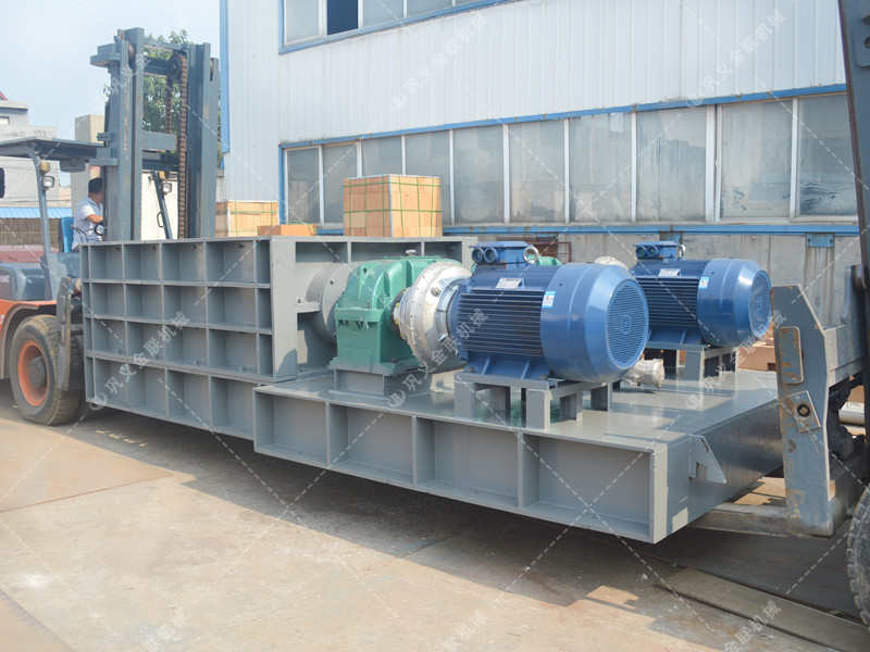 大型强力分级双齿辊破碎机发往山东破碎煤炭