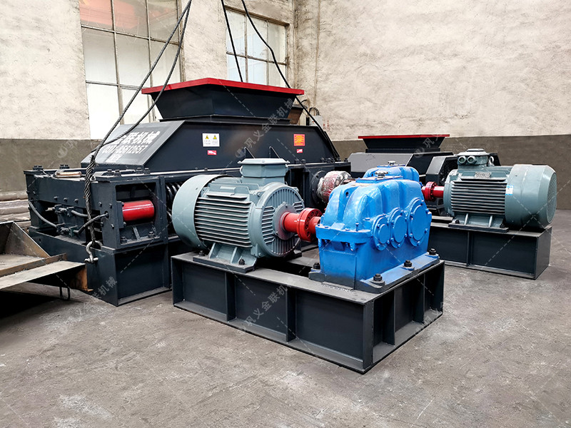 大型对辊破碎机发往广东破碎石英砂