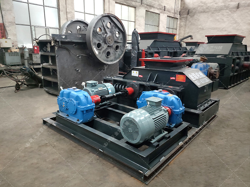 86对辊破碎机发往广西破碎鹅卵石 86对辊破碎机发往广西破碎鹅卵石