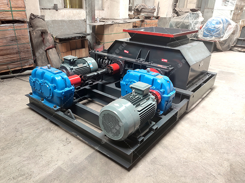 双齿辊破碎机发往青海格尔木破碎镍矿 双齿辊破碎机发往青海格尔木破碎镍矿