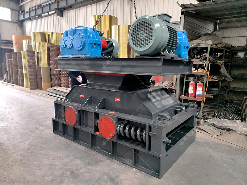 大型双齿辊破碎机发往山东破碎石头 大型双齿辊破碎机发往山东破碎石头