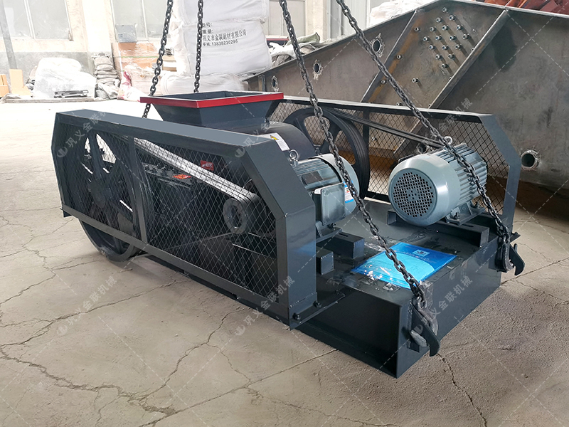 小型双齿辊破碎机发往广西破碎锰矿 小型双齿辊破碎机发往广西破碎锰矿